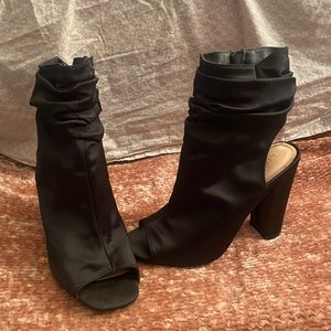 Heeled booties
